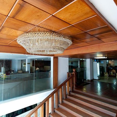 Circuit Hotel & Cafe - Nana Hotel Phnompen Kültér fotó