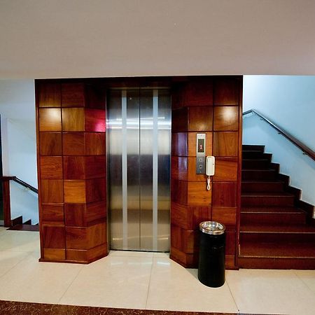 Circuit Hotel & Cafe - Nana Hotel Phnompen Kültér fotó