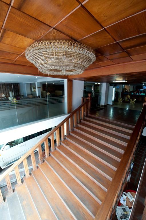 Circuit Hotel & Cafe - Nana Hotel Phnompen Kültér fotó