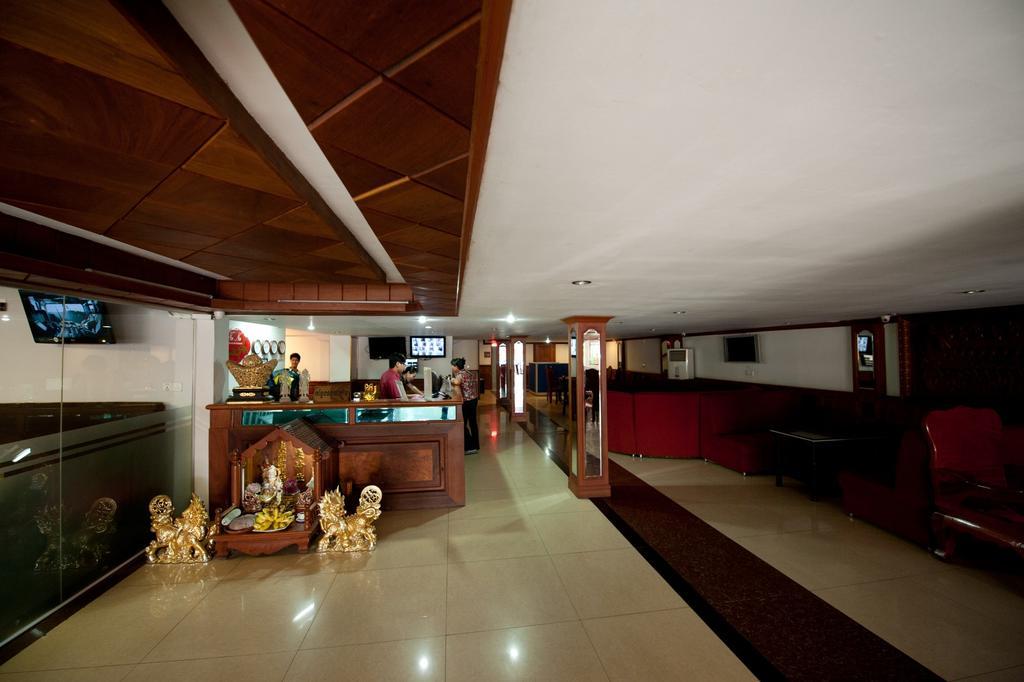 Circuit Hotel & Cafe - Nana Hotel Phnompen Kültér fotó