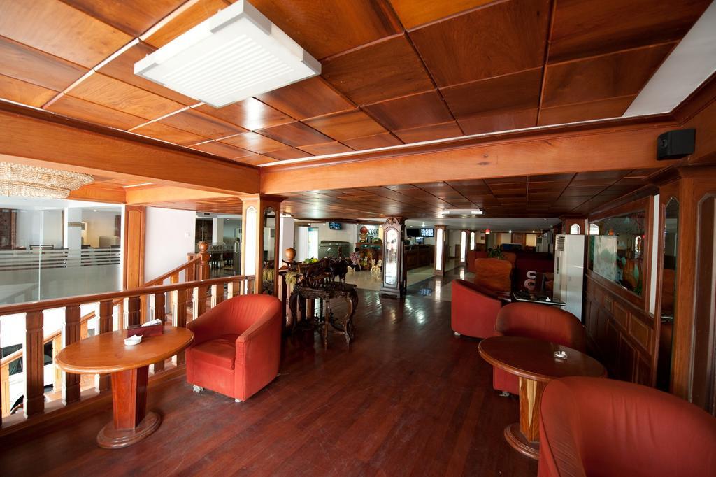 Circuit Hotel & Cafe - Nana Hotel Phnompen Kültér fotó