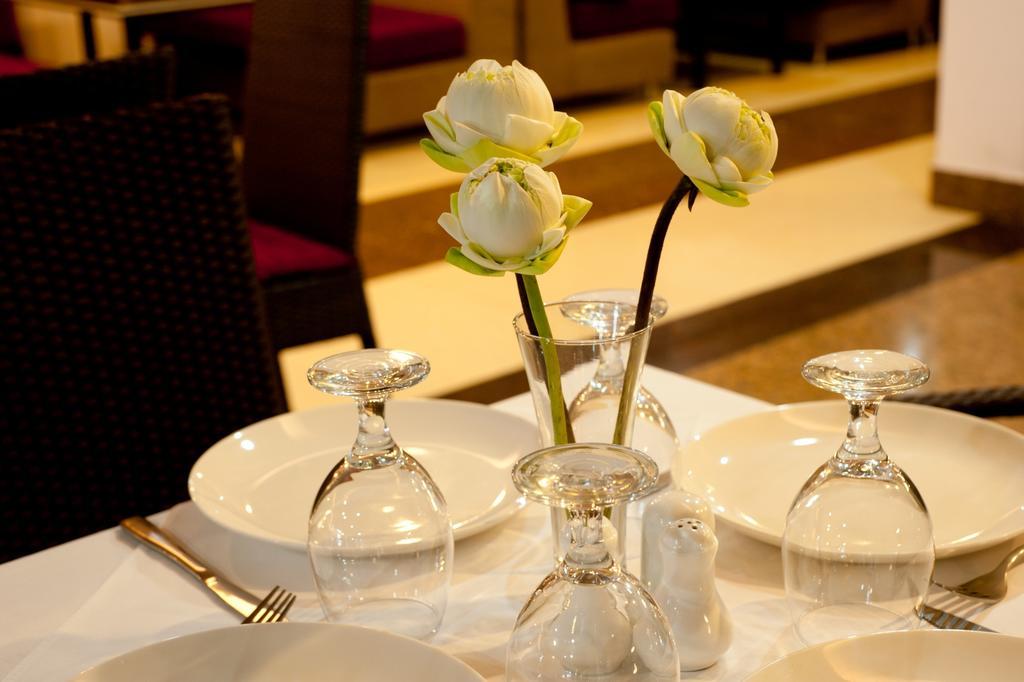 Circuit Hotel & Cafe - Nana Hotel Phnompen Kültér fotó